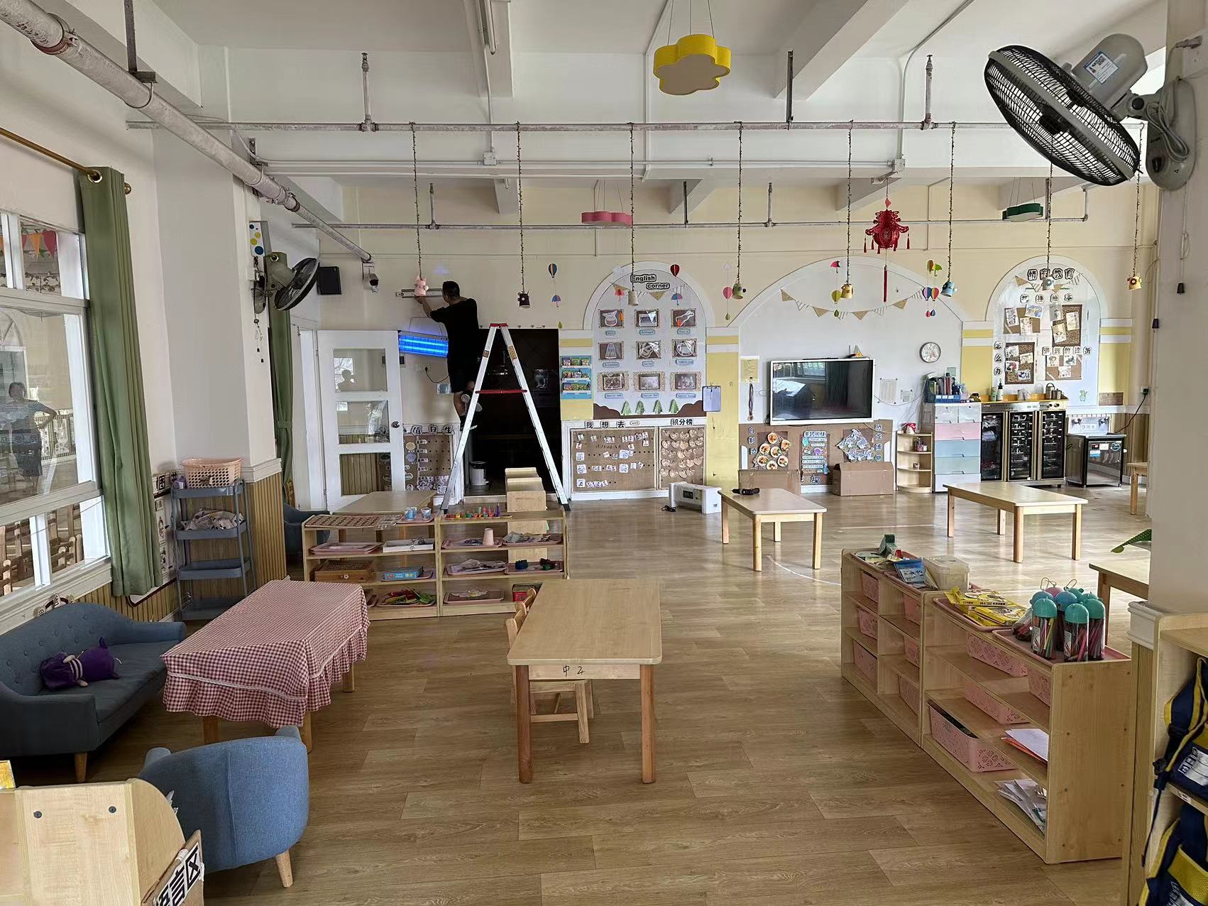 乐发9213为幼儿园安装臭氧发生器